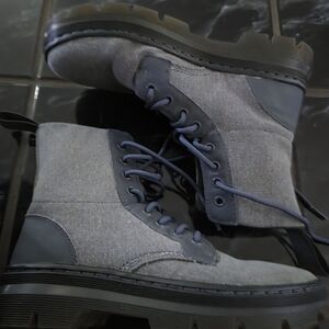 Dr. Martens mens 7 combs combat boots grey